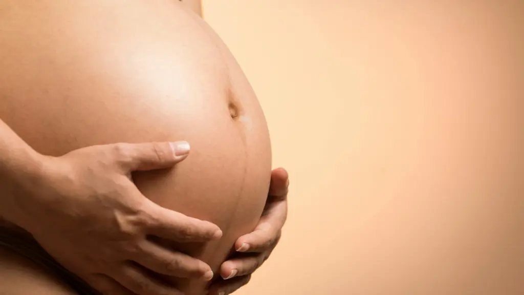 A pregnant woman who used stretch mark balm during pregnancy.